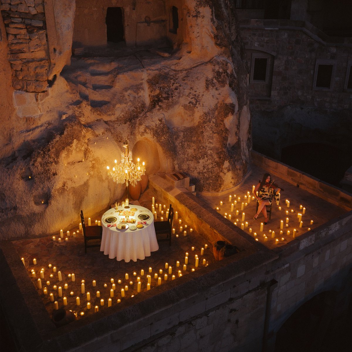 etginlik's tweet photo. Kapadokya'nın tarihi dokusunda romantik bir evlilik teklifi atmosferi: https://t.co/q1glLIiy3g