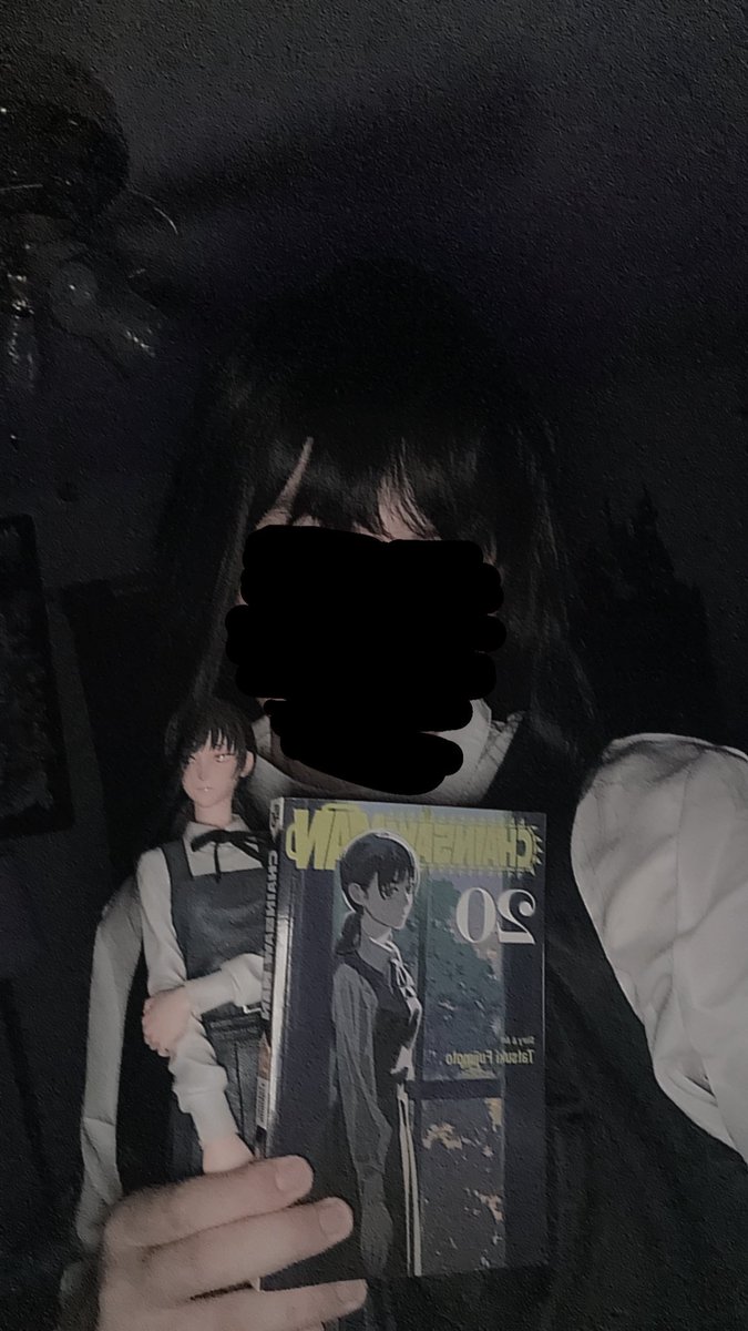 an0thermedium's tweet photo. Just a girl and her favorite ever of all time https://t.co/oI3kyFkilo
