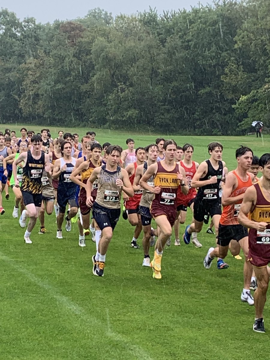 bghs_cc's tweet photo. BG Boys Varsity captured 1st place of 11 teams at Dave’s Invitational today at Ottawa Park!  Terrific pack running. Bobcats! 
@BGHS_AD @DanBlackBGCS 
Results:
https://t.co/BBv9GYUhcX https://t.co/MV0XjedmGd