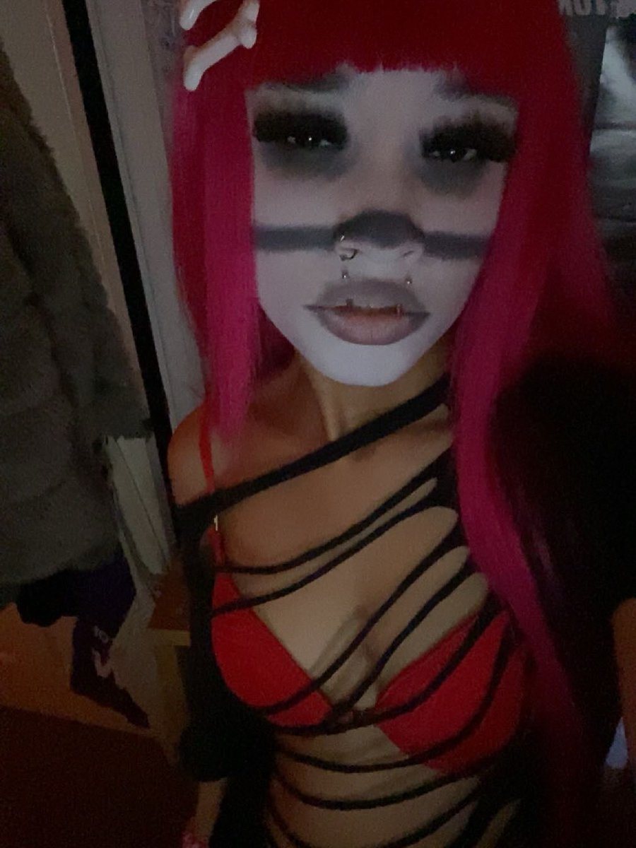 dumbpupdoll's tweet photo. im bored asf someone talk to me #egirl #doll #cnc #nsfwtwtًً #roblox https://t.co/Ev4emSGh2Y