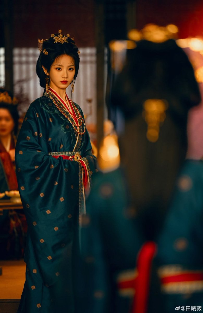 darkrivertes's tweet photo. #TianXiWei has immense talent, and her new drama boasts a powerhouse team: the director of The Glory, the screenwriter of Story of Yanxi Palace, and a top-tier designer. If everything comes together, this could be another major hit.

#WheretheMaskEnds https://t.co/0Vj2OcwuIb