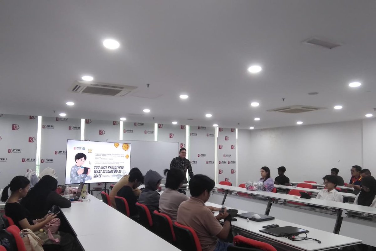 msumalaysiaFISE's tweet photo. 🌊🎮 MSU FISE students explored how Unity, interactive storytelling and game-based learning can inspire marine conservation through a guest lecture by Mr Nugroho Syahputra from Politeknik Negeri Medan. 🪸🌏
#InternationalGuestLecture #MSUmalaysia #MSUFISE #MyPremierDigitalTech https://t.co/GDwLhlujGI