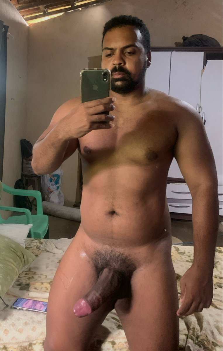 blacksnakerec1's tweet photo. Vocês gostam de negro dotado? 🥵 https://t.co/fOEv9lF6Pt