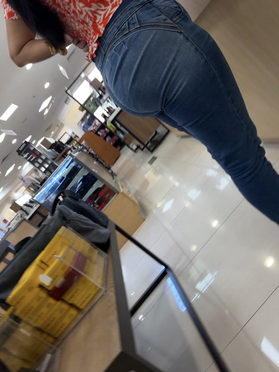 eldotadoor's tweet photo. Que Rico culo redondo me encontré en plaza crystal 🍑🔥  #CulosPreñables #putimuñeca #CuloTragón #culonasincreíbles #swingersméxico https://t.co/XUv3imyiy8