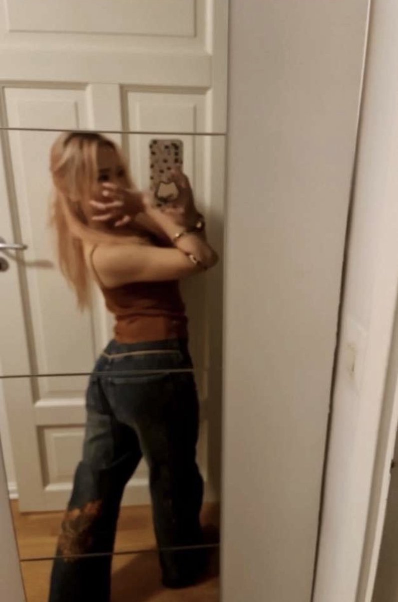 dimmedscreen's tweet photo. dude wanted to expose jennifer giving head😵‍💫isn’t that hot asf #irl #expose #submission https://t.co/HsE3poAR3u