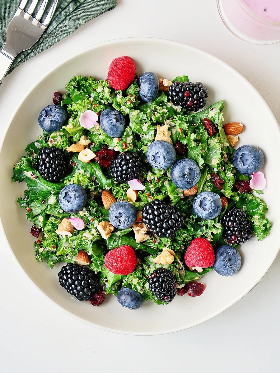 eunsug61651's tweet photo. Quick, low-calorie veggie quinoa bowl for your fat loss journey  Packed with protein, fiber and fresh greens to keep you full and energized! https://t.co/8LJSOJzadX