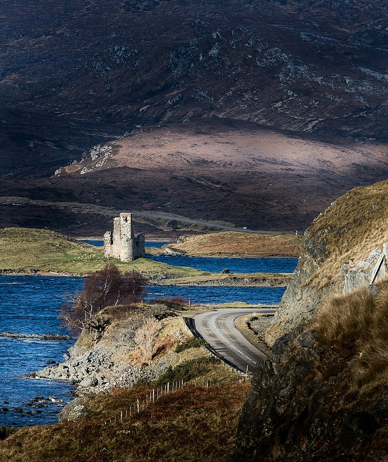 yesjimstheman's tweet photo. Ardvreck Castle, Loch Assynt, Sutherland, Highlands, Scotland!💙🏴󠁧󠁢󠁳󠁣󠁴󠁿 Built in 1490 by Clan MacLeod, it was captured by rival Clan Mackenzie in 1672 who abandoned it in 1737! https://t.co/NqvpW1wasz