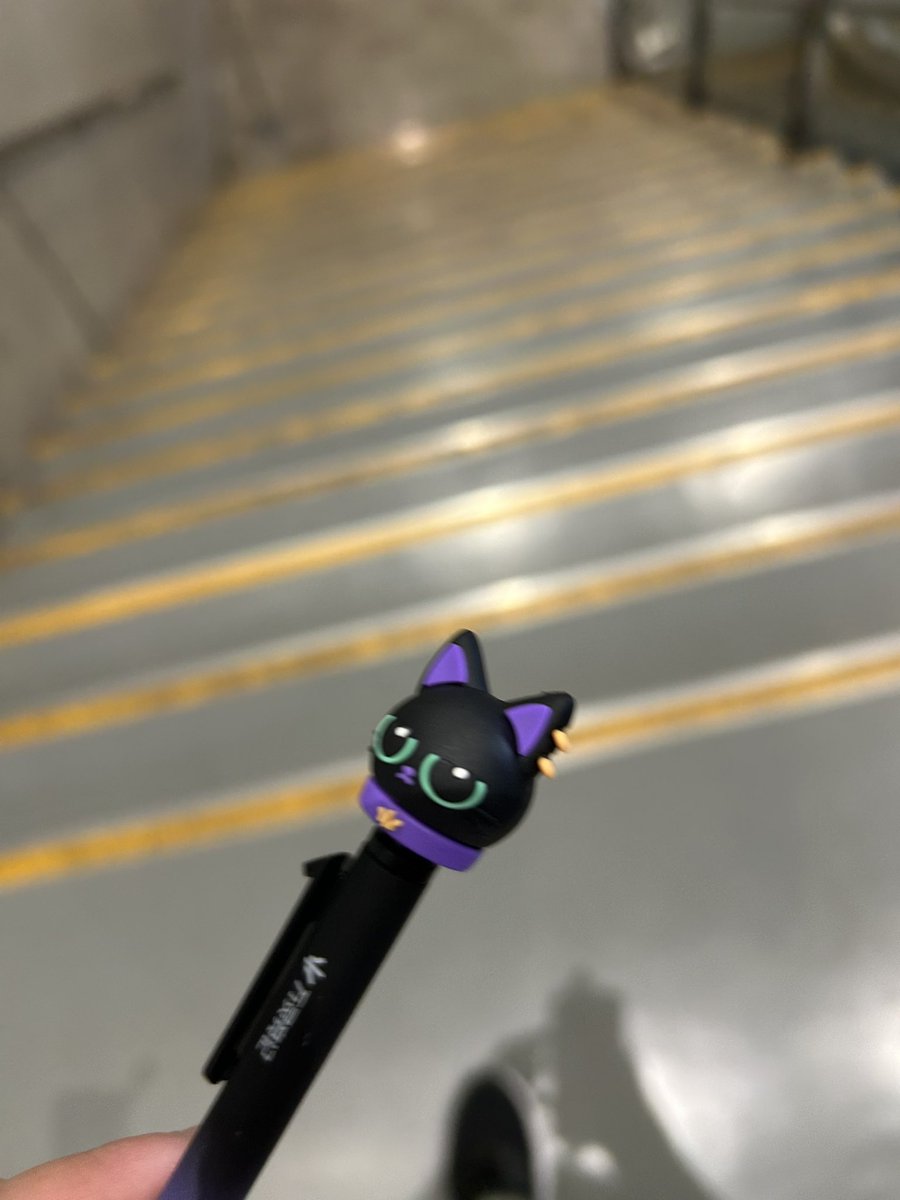 nir_vqsh's tweet photo. おるとさんのぱしり https://t.co/Aj1qtLkrYm