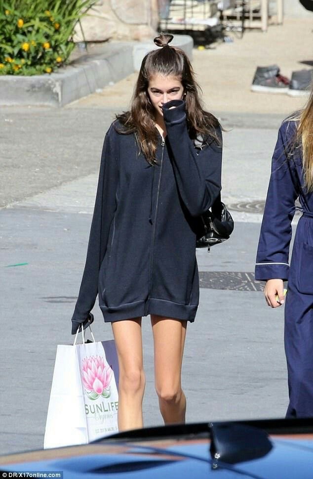 disorderella's tweet photo. skinny legs can help you conquer the world https://t.co/yNBymkvreJ
