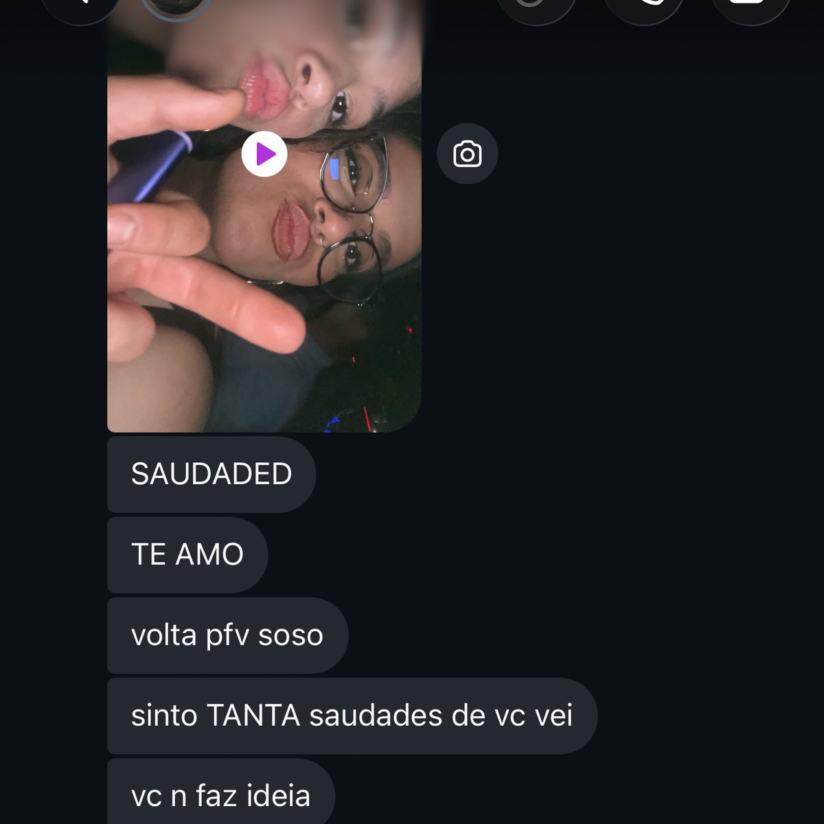 deftonesophya's tweet photo. choro toda vez que que me mandam mensagem só queria elas nessas festas doidas https://t.co/qgcmVzSWoq