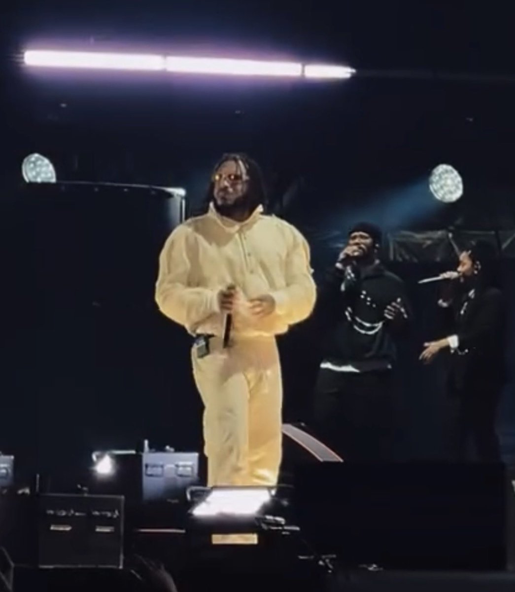 RapMais's tweet photo. 🚨 BK’ SUPERA KENDRICK LAMAR NA BILHETERIA E ESGOTA NUBANK PARQUE

BK’ conseguiu vender toda a carga de ingressos para seu show solo no estádio, feito que Kendrick Lamar não alcançou quando passou pelo mesmo palco em 2025. https://t.co/f4gbffdgPr