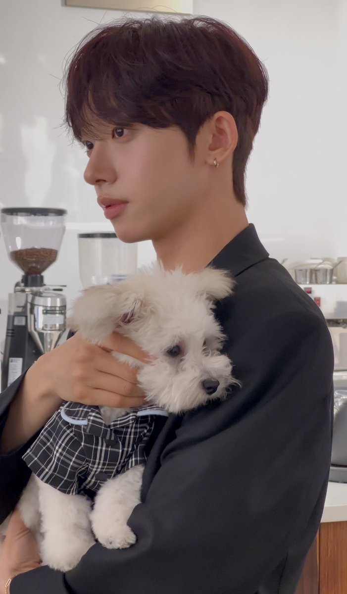 jjeoneeze's tweet photo. 하츠🤍키리
ㄴ아기가 엄마랑 잘있네요 https://t.co/CIeHZk1oSL