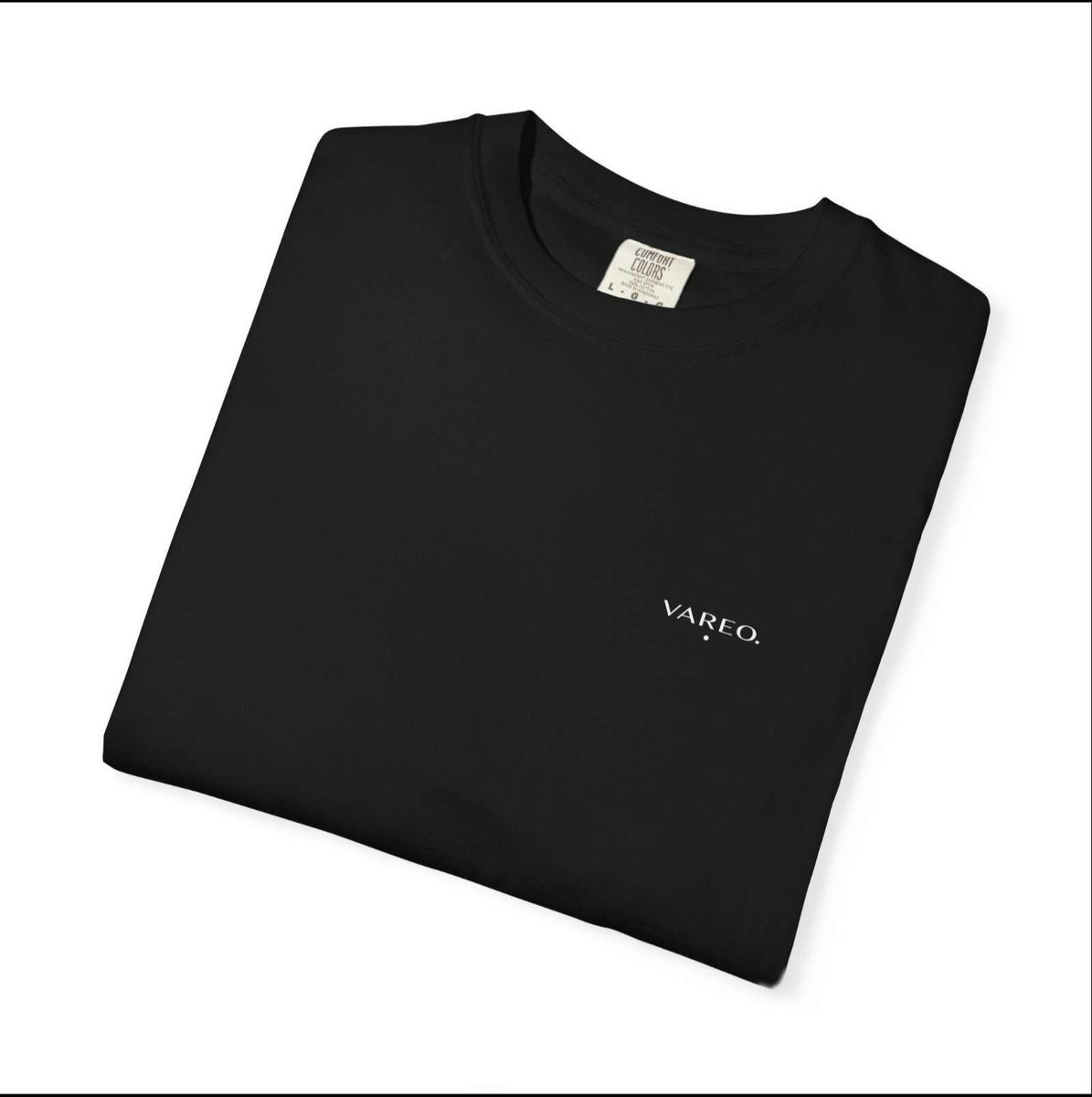 jhhv340851's tweet photo. no logo screaming for attention.
just heavyweight cotton, done right.

tees &amp; hoodies. VAREO. https://t.co/tu3karYNEN