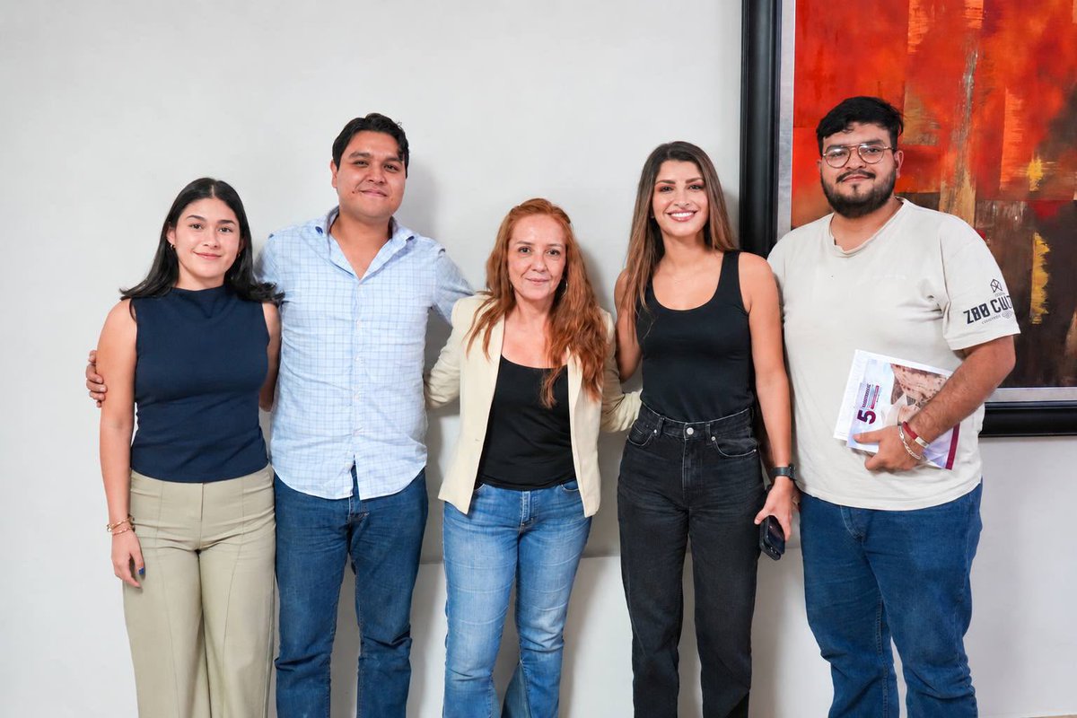 PaulinaOcanaE's tweet photo. Una mañana de trabajo y diálogo desde las oficinas de Morena Sonora junto a mi amiga @ArmentaJudithC, nuestra dirigente estatal. 🤝

¡Seguimos sumando ideas y trabajando en equipo por la transformación de Sonora! https://t.co/N35smIdQJT
