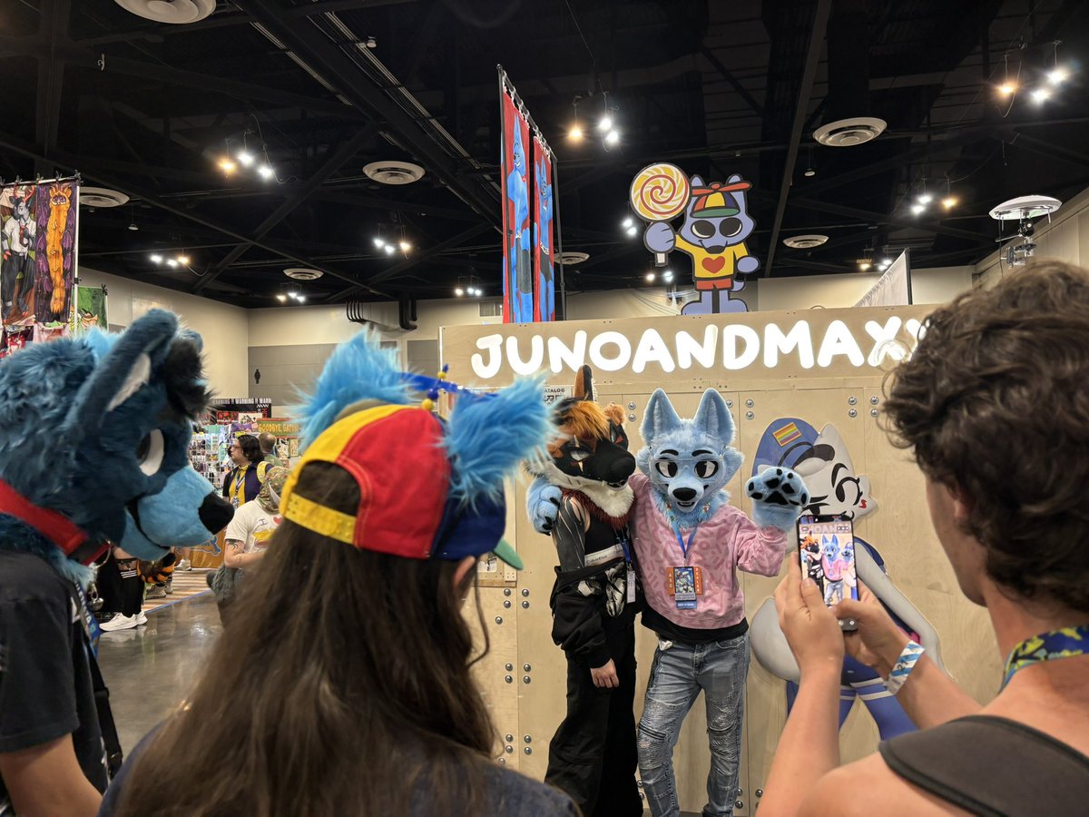 AnthroSoCalLive's tweet photo. Quick! @JunoandMaxx Meet &amp; Greet at their booth in #ASC2026 Dealers Den. Here now until closing! https://t.co/QHMSMp7vpj