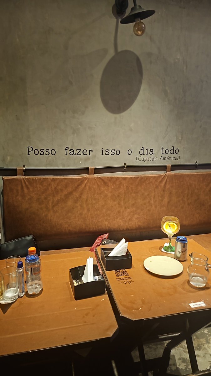 camilarib_crh's tweet photo. Não tô me dando com a escolha peculiar das citações nesse bar https://t.co/34BHpa8uL6