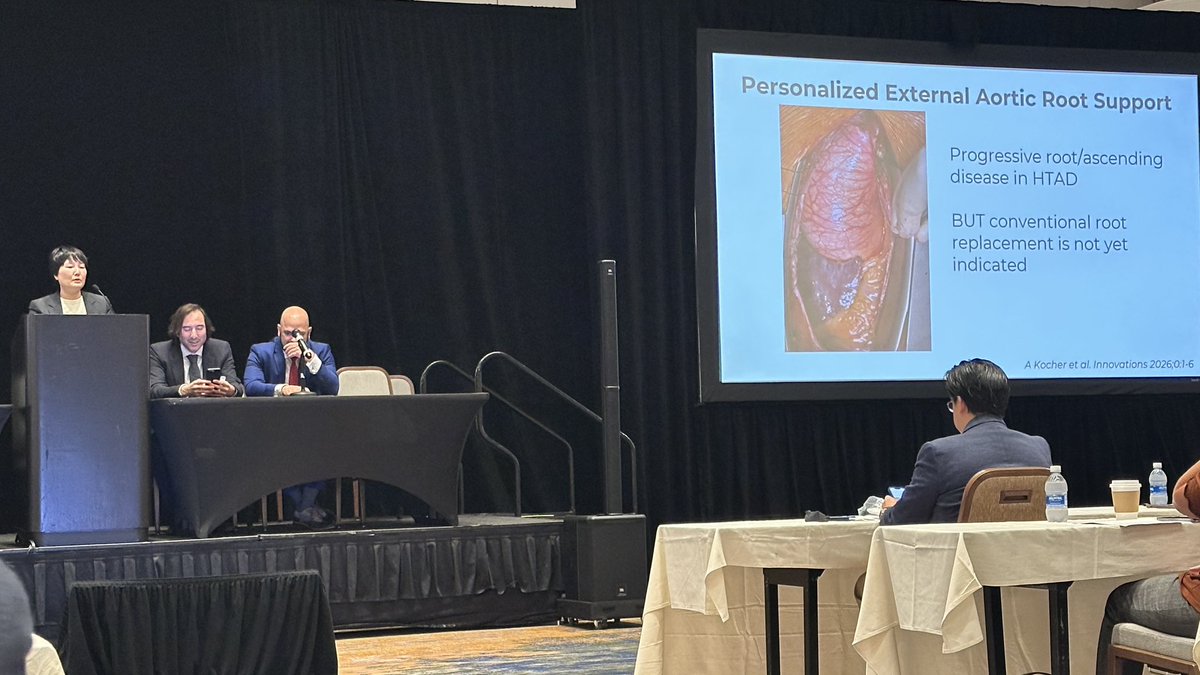 amishapaul___'s tweet photo. Final Session IX #CLEaorta on innovations in aortic aneurysm tx - expanding VSRR, PEARS, ascending stent grafting, and endo+hybrid repair for congenital aortic disease. Super interesting talk by Dr. @GianTorre610 on the potential for robotic surgery in ascending aortic surgery https://t.co/GPmE1Rh112