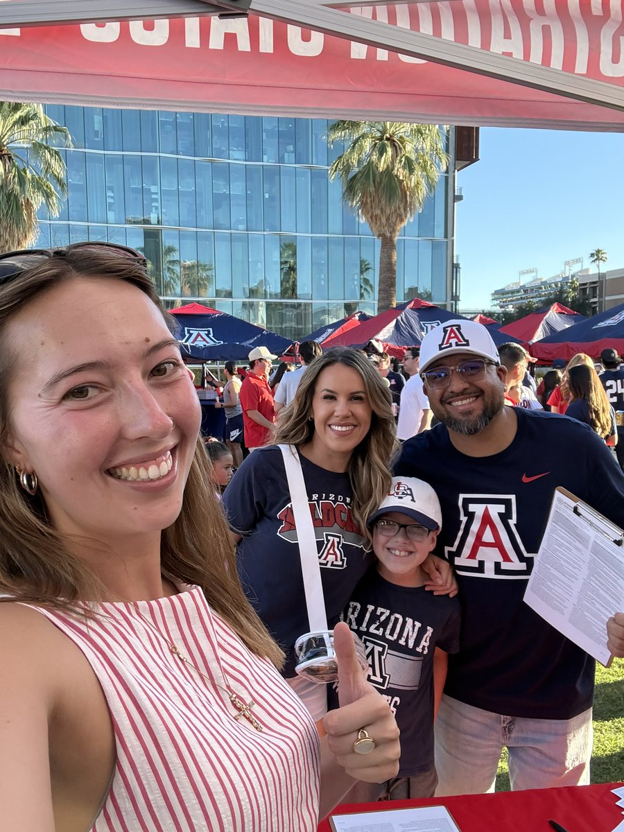 MayaENewman's tweet photo. This is Tony and his beautiful family! 

Tony recently because a U.S. and today he registered as a Republican in the state of Arizona! 

WE’RE IN IT TO WIN IT!🥳🇺🇸

+1 🔴

@TPAction https://t.co/Jf9t3Xyulp