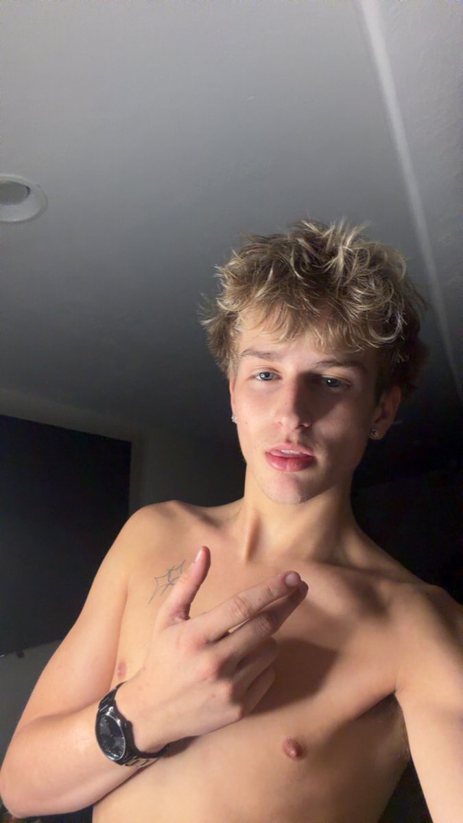 Jaxonfreeee's tweet photo. cum here 😉 https://t.co/LHFQN1nX5Y