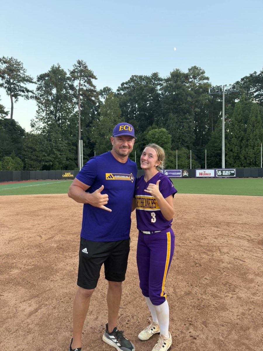 Rylan_Freda2029's tweet photo. I had an amazing time today at the @ecu__softball prospect camp! Thank you @ShaneWinkler @kenziemason13 and @jennacone for hosting an amazing camp as well as their amazing group of girls! So greatful for all the feedback I received! 💜💛🏴‍☠️! @ncheartbreakers @Nationals_Coach https://t.co/JTr3qyFeNL