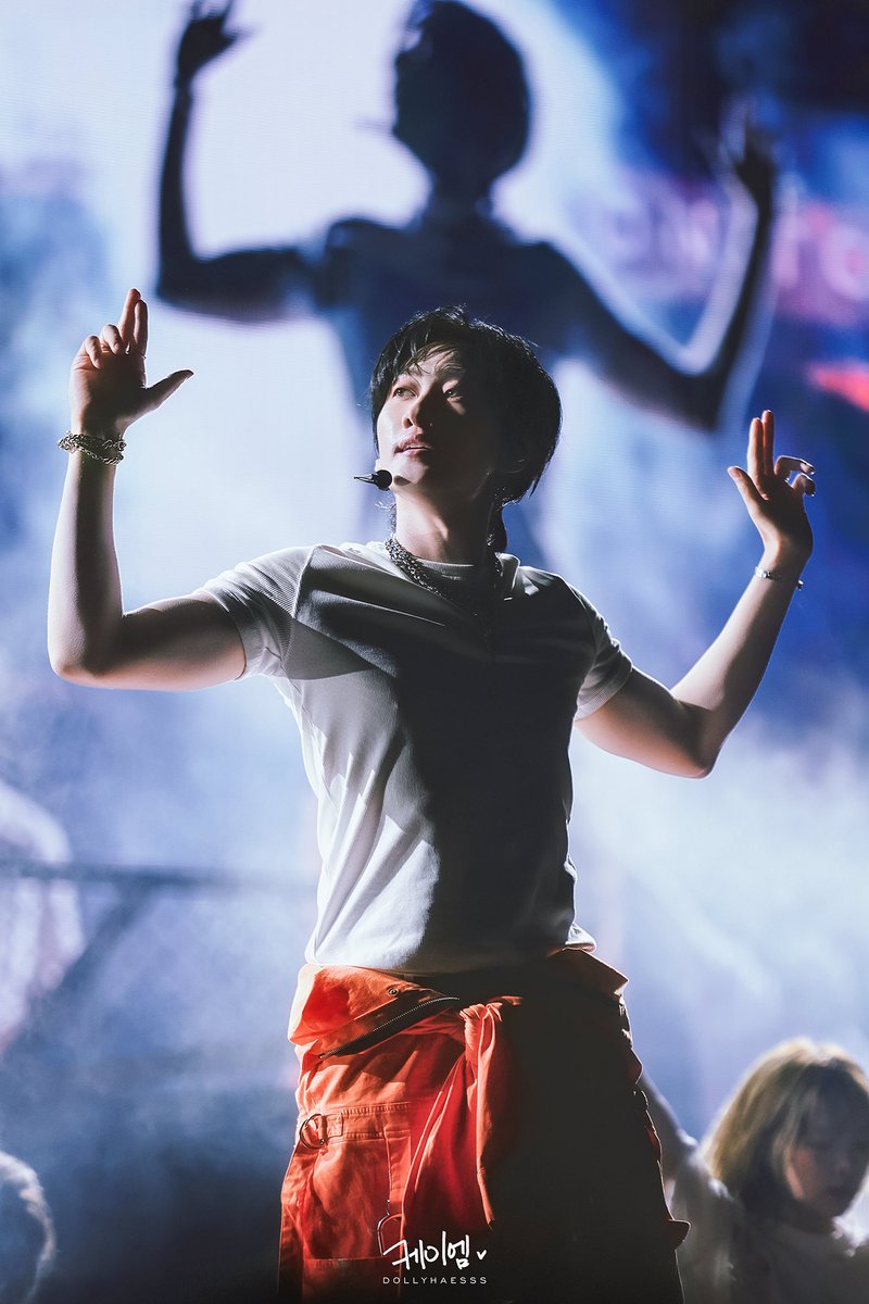 dollyhaesss's tweet photo. 2026.09.19 - ‘be: WARE OF THE RABBIT’ in HONG KONG

#은혁 #EUNHYUK
#슈퍼주니어 #SUPERJUNIOR https://t.co/daBKWUJU13