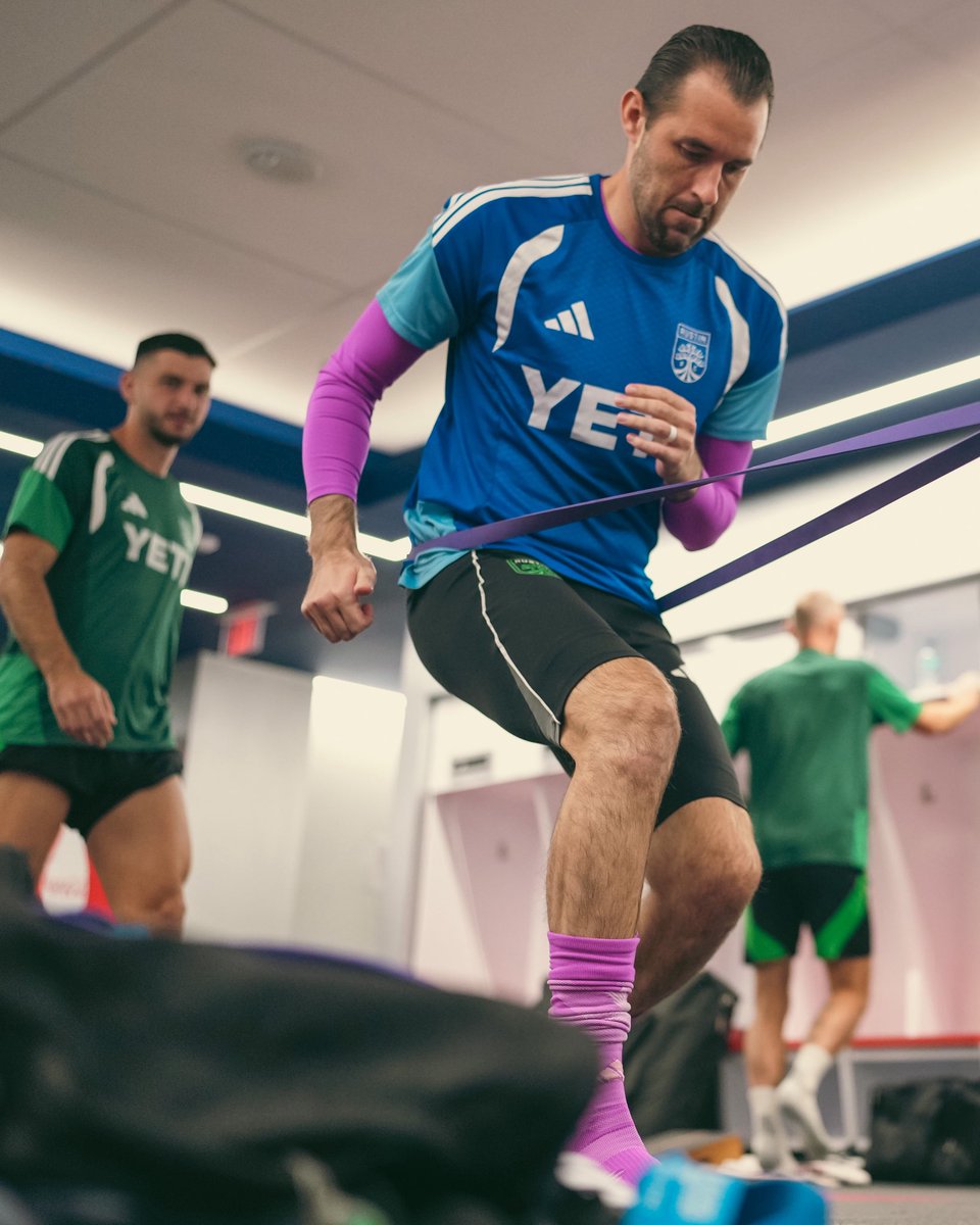 AustinFC's tweet photo. Eyes on the 90’. https://t.co/IvlEoz6A8r