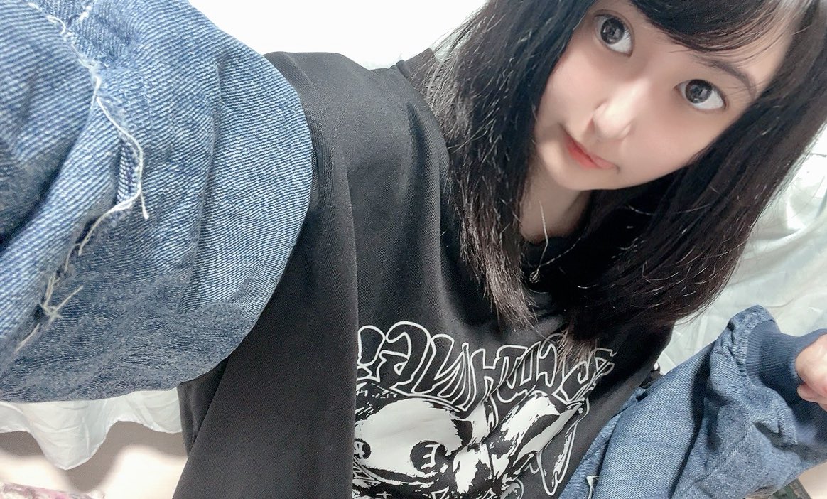 Kurea75a's tweet photo. 9/20（日）おはぴよ🐥💜
台風のために雨は降ってますが
思ったよりすごい雨でなくて良かったと一安心だがバスの時間削られすぎてバタバタでしたw
お店行ってからメイクしますっっ
スタートご予約ありがと💫
気をつけてお越しください☺️
11:00~21:00
ご予約お待ちしております🙇‍♀️
#拡散RT希望 https://t.co/zXILcmbI5E