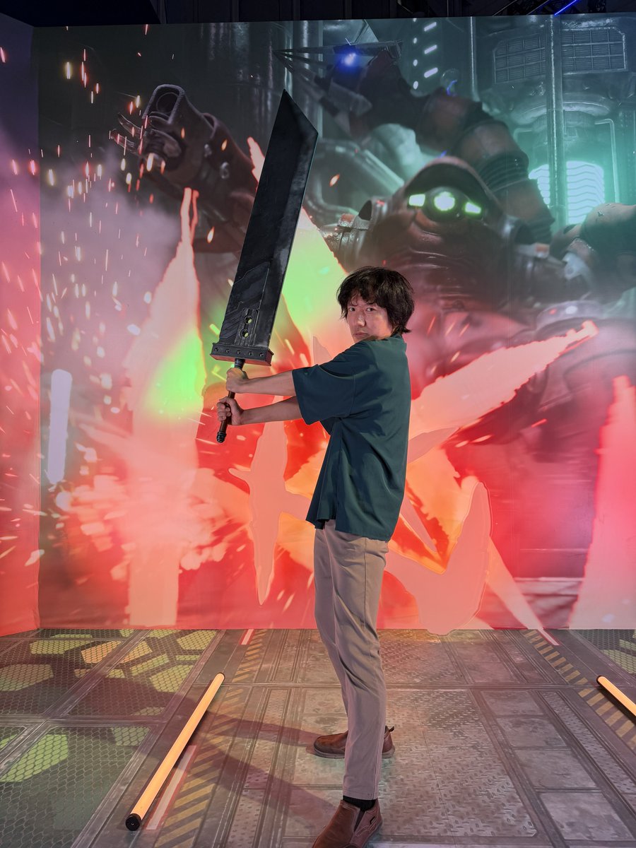 HikaMusica's tweet photo. 東京ゲームショウで楽しみすぎたので、昨日から弦楽オーケストラアレンジ制作、目標2日で５曲❗️
ガンバレ、自分🤩
忙しくて載せきれなかったカムイ先生との写真を添えて￼￼🥰 https://t.co/YqnTjqkzzm