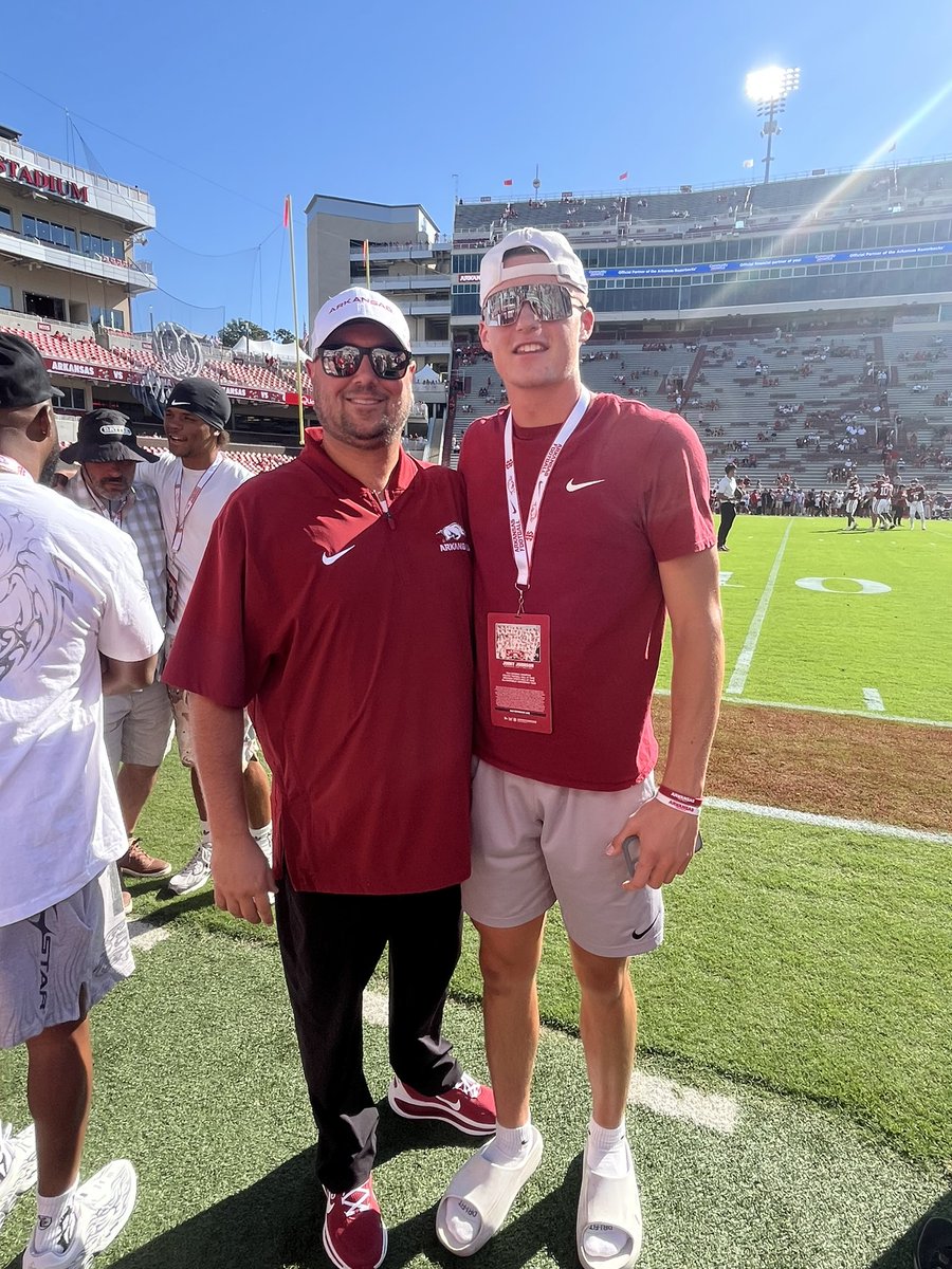 wy_cordray's tweet photo. After a great Gameday visit and talk with coach @CoachMTurner I am blessed to receive an offer from the university of Arkansas!!
#AGTG
@Coach_Mike_D @ArkRecuriting94 @RazorbackFB @CAHS_FOOTBALL20 @Gaizka_UofA @CKennedy247 @SGasper_UArk https://t.co/40LMYdC1r9