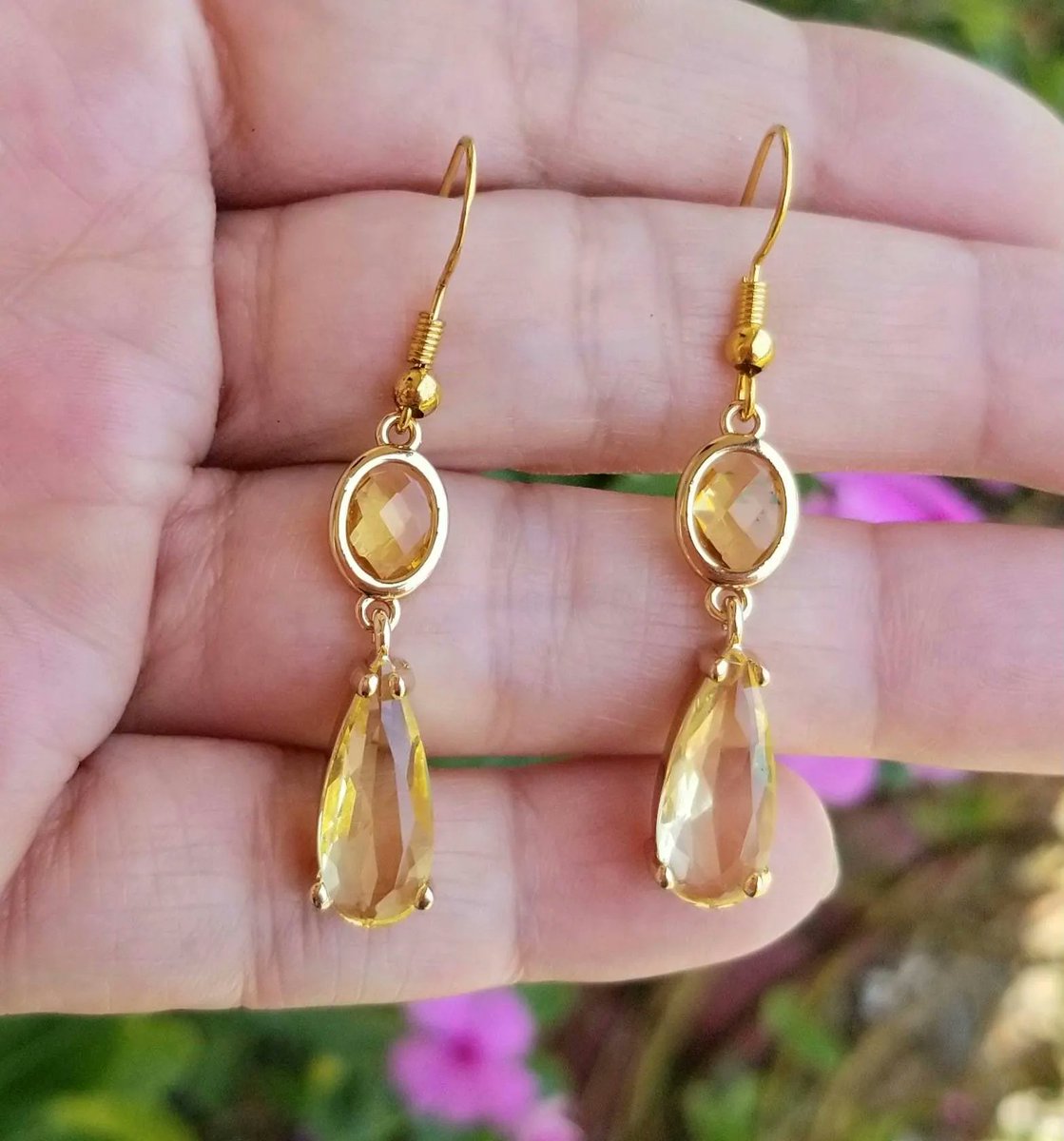 TrendingNowGift's tweet photo. 14k Gold Citrine Teardrop Earrings #jewelry #earrings #goldearrings #dangleearrings #citrine #citrinejewelry #citrineearrings #handmadejewelry #handmadeearrings #bridal #wedding #semiformal #bridesmaid #etsy #giftforher #handmadegift
https://t.co/4jf72No8VC via @Etsy https://t.co/gOgNto0j3i