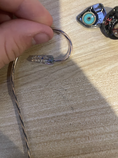 333astri's tweet photo. well thanks @SIMGOT_GLOBAL ! ive had these iems for a year and 2 months one day, the glue comes out and my iem is broken! woo woo! lovely! used these things perfectly, never even tried to take them anywhere but my pc. yet the glues gone after 1 year and 2 months!! tysm! https://t.co/9eLlI94YIe