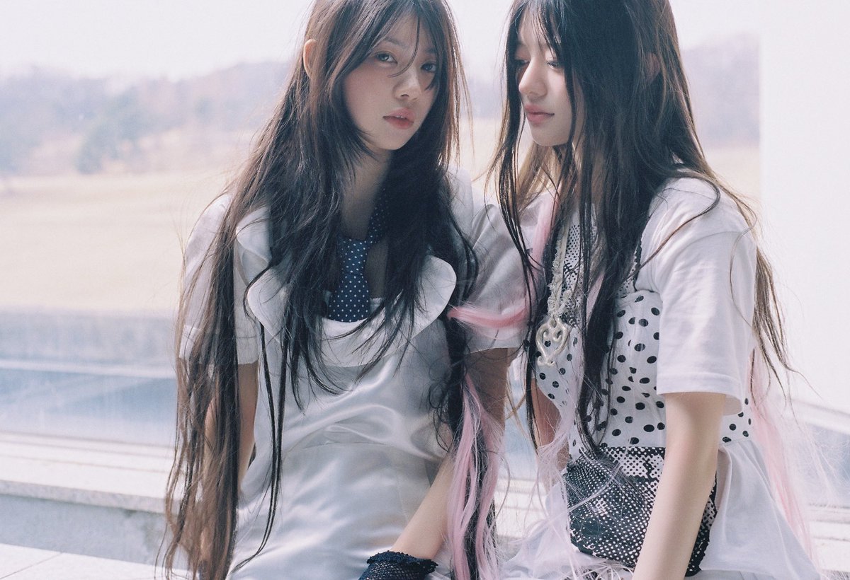 mokabuns2's tweet photo. 미모즈 쌍둥이 코어 ⋅.˳˳.❤︎.⋅ॱ˙⋅ https://t.co/zwe7yoTxmq