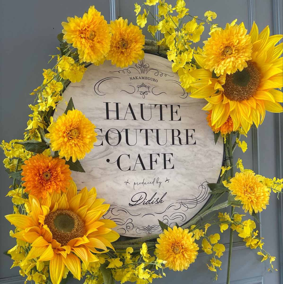 luv_ouo16's tweet photo. 📍 HAUTE COUTURE CAFE 中目黒

壁一面ひまわりで綺麗な空間だった🌻
甘いものと食事系がバランス良くて最後まで美味しくいただきました🍴
季節によって変わるみたいだからまた行きたいな🎶 https://t.co/udsxeMpGnU