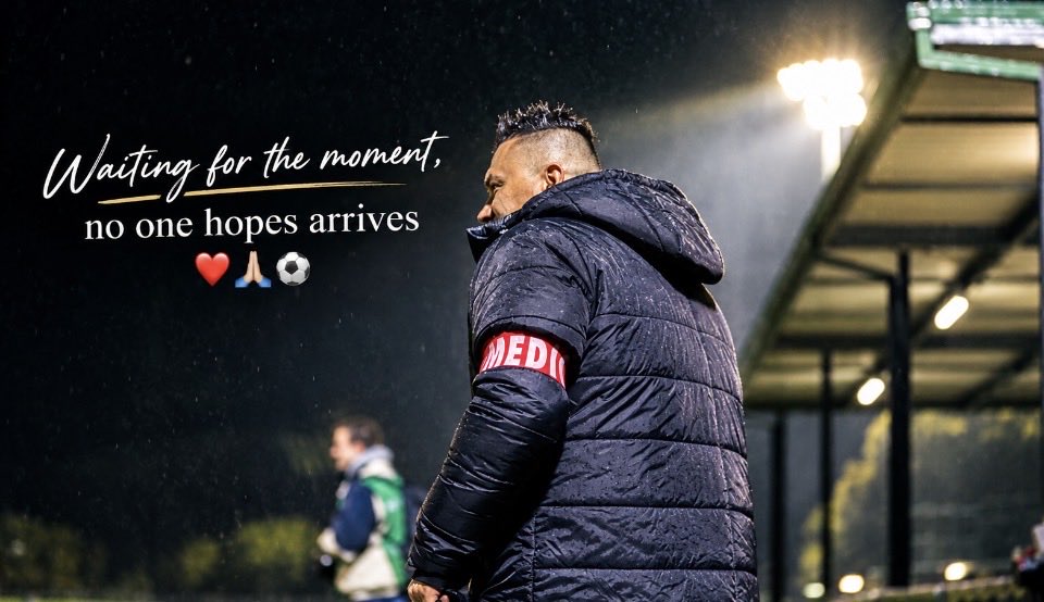JohnieMarkov's tweet photo. Sometimes, the most important job is waiting for the moment no one hopes arrives ♥️🙏🏻⚽️

#Footballfamily
#ReadyWhenNeeded
#SportsMedicine
#DrJohnieMarkov https://t.co/tpwcpXlORb
