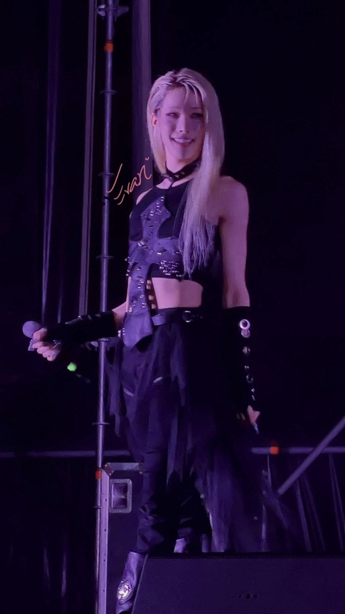 dreamjixian's tweet photo. [260919] #XLOV — #루이 #xlovinmalaga 

💕🦋 https://t.co/CMBirNvGDX