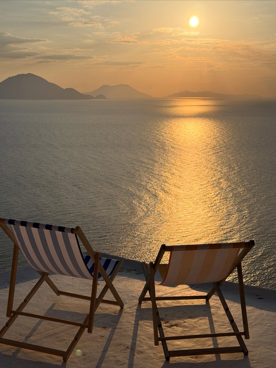 purelivn's tweet photo. golden hours, golden mood 🧡 https://t.co/UGahqEaudS