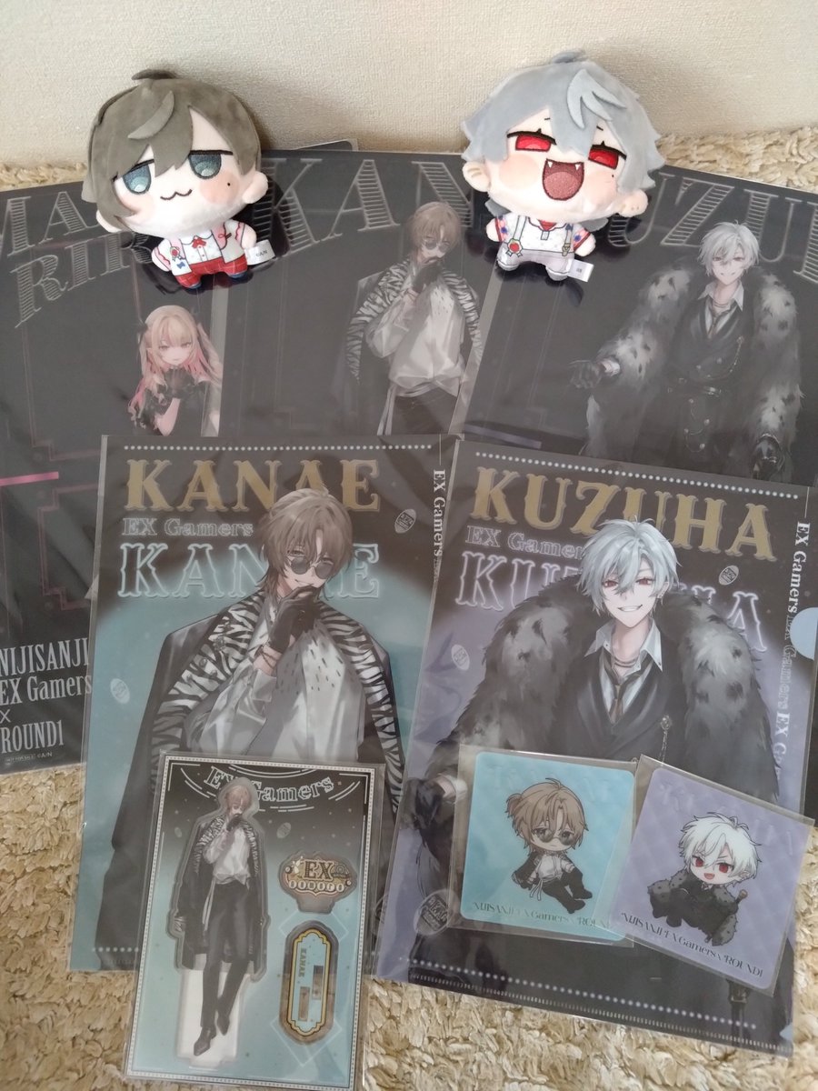 uta08080606's tweet photo. ラウンドワンに行ってきた～。
残念ながら葛葉さんのアクスタと缶バッジ、ガチャが売り切れてたけど、来月だったら無理だったろうからよかった😭
夜中に行ったから周りに人もいなくて、ゆっくり写真撮れた😆
弟カップルのおかげでゲームパックと、スコア特典もGET😭

来てくれてありがと～😭❤️ https://t.co/YKdDMa1zSU
