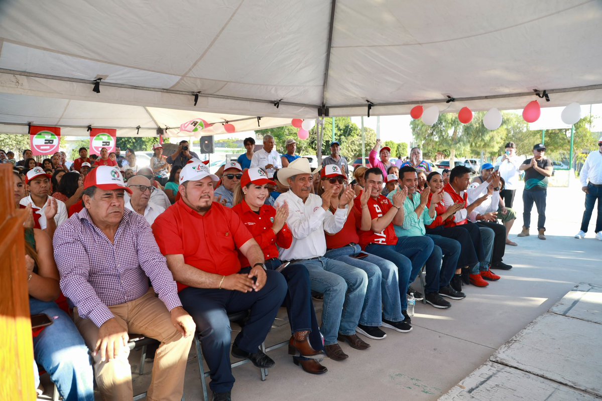 danisotto's tweet photo. Terminamos nuestra jornada lagunera en Gómez Palacio, y qué bonito hacerlo rodeados de nuestro priismo. ❤️

Aquí también se construye un mejor Gómez Palacio: con cercanía, con trabajo y, sobre todo, con mujeres y hombres que siguen creyendo y poniendo el corazón en este proyecto.

Me dio mucho gusto compartir esta Jornada Nacional de Afiliación, gracias Gómez Palacio, por recibirnos. ¡Nos seguimos viendo en La Laguna! 🙌🏻

Bonito fin de semana para todas y todos. ✨