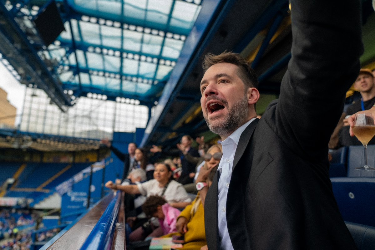 alexisohanian's tweet photo. Some more shots from my beautiful day with the girls watching our @ChelseaFCW pick up another 3 points at The Bridge!! https://t.co/d9DKWDD1JN