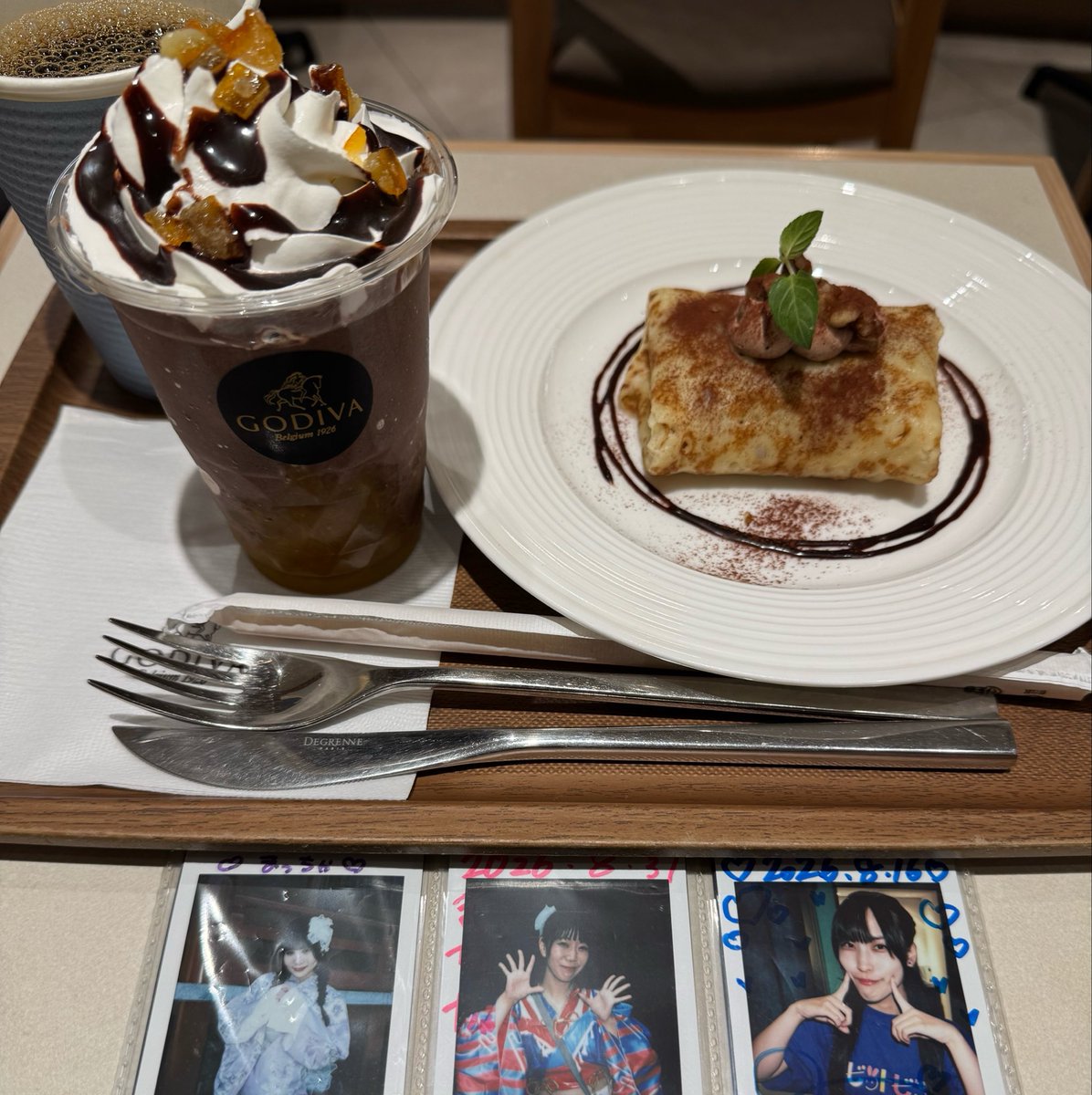 matcha20205's tweet photo. ・ダークチョコレート せとか オランジェ
・クレープ チョコレートムース
美味しかった😋 https://t.co/F1Omxc9Xlx