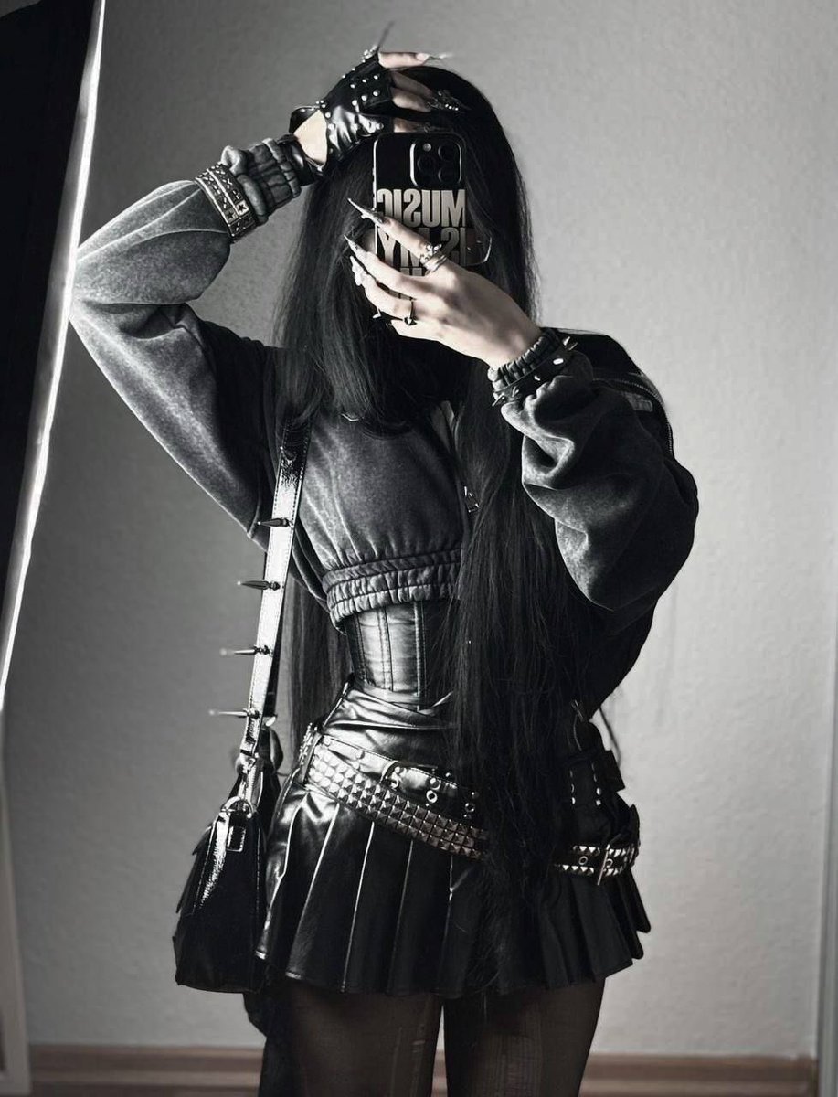 vogueamourr's tweet photo. https://t.co/qfiXZuL2ns