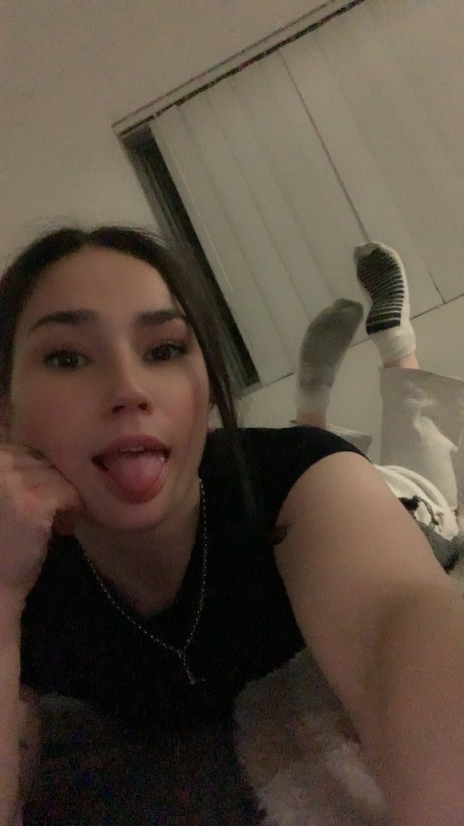 All4princessj's tweet photo. dirty socks ? thats dinner for you https://t.co/KCZNT6biWv