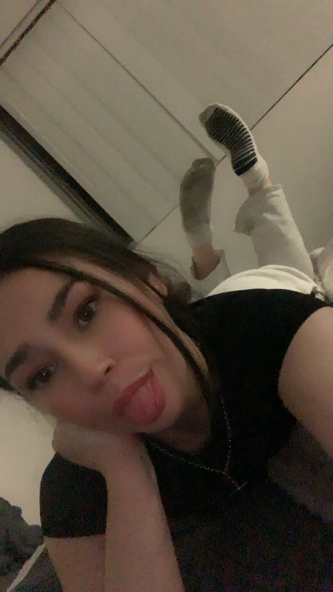 All4princessj's tweet photo. dirty socks ? thats dinner for you https://t.co/KCZNT6biWv