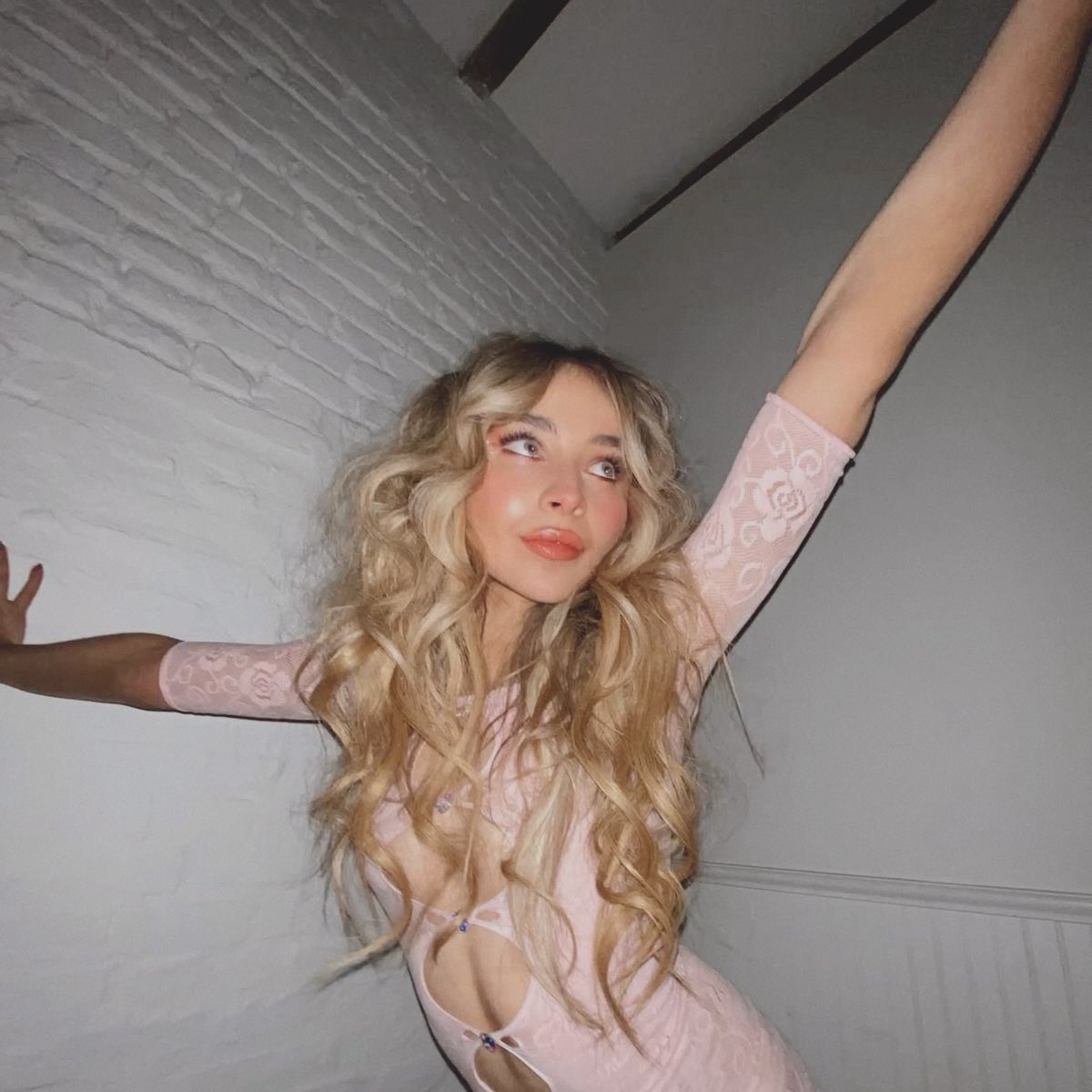 sombreyes's tweet photo. here to support my favourite girl! you’re so incredible and so is everything you do. i’m so proud of you :,) #PRIMAPARTYFL https://t.co/BREbIN9Azy