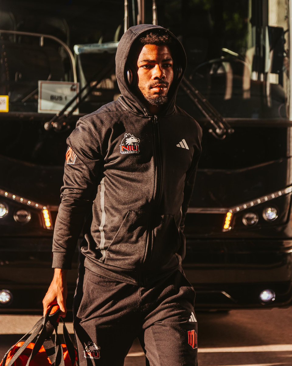 NIU_Football's tweet photo. All eyes on US 👀
#USvsthem | #TheHardWay🤘 https://t.co/SrSem4uJXy