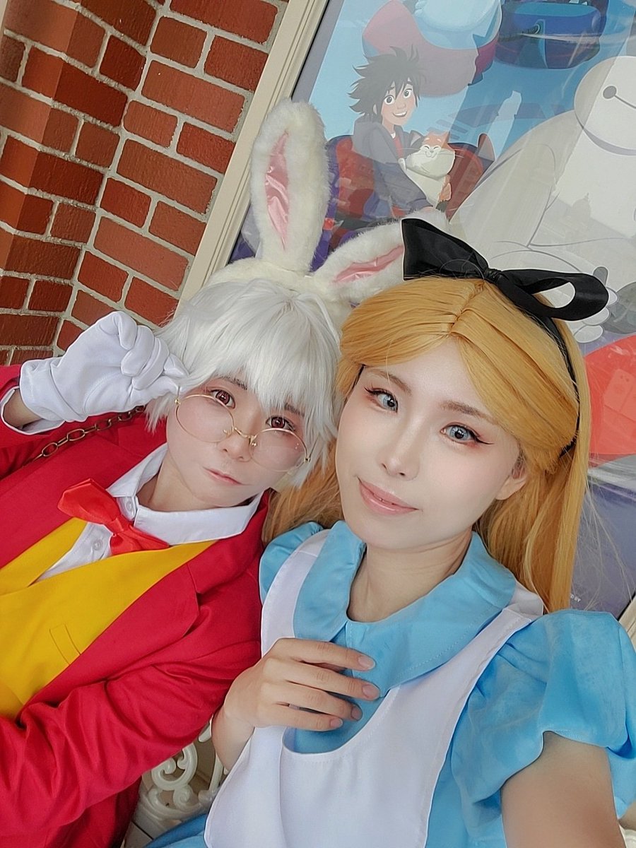 c_howa2's tweet photo. ずっとやりたかったアリス～💙
可愛い可愛い白うさぎさんと一緒でHappiness🐰💕
既に一緒にインパありがとう😭✨✨ https://t.co/T2ohxicUxf