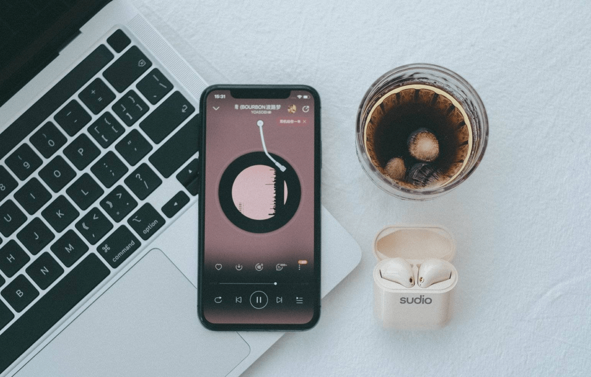 orangezoa's tweet photo. Just put on my favorite playlist, turned up the volume, and suddenly the whole day’s stress melted away—music really is the best free therapy, right https://t.co/EwbVM9JRc0