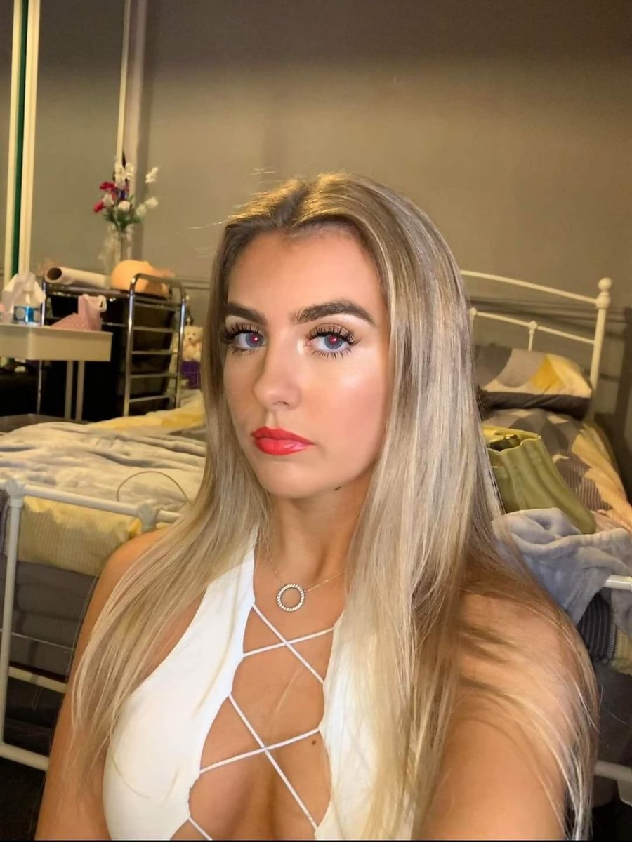 Leaking4Lana's tweet photo. #wankchat 

Gooning over Holly, dm to talk filth about the blonde tart and what we’d both do to her 😈💦 https://t.co/jLT0c4SRoG