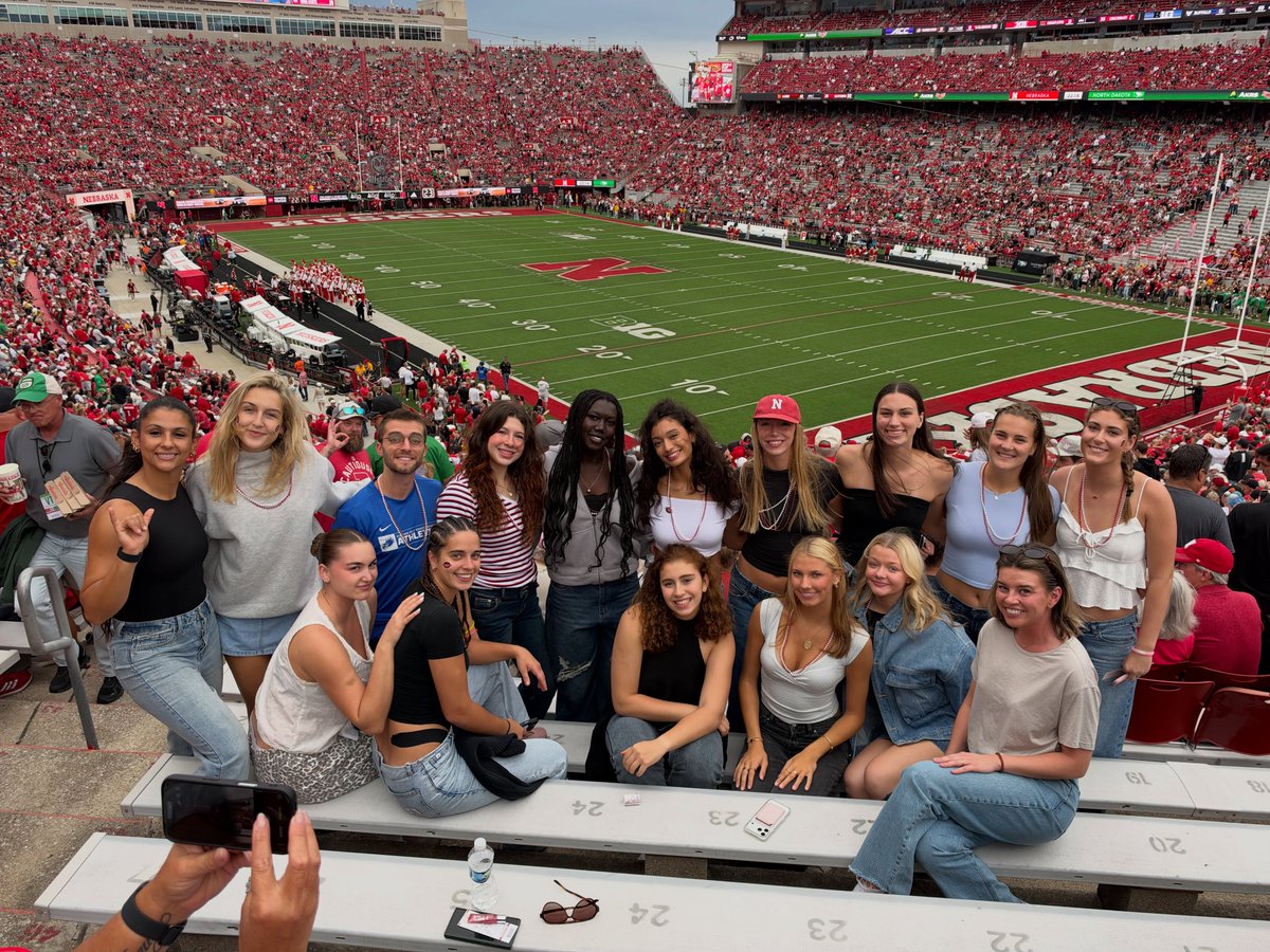 FGCU_VB's tweet photo. Eagles take on Nebraska football 🏈

#WingsUp https://t.co/rFez5NMIBM