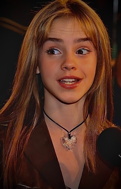 portalpotterbr's tweet photo. Emma Watson na estreia de Harry Potter e a Câmara Secreta (2002). https://t.co/V0PzThXs33